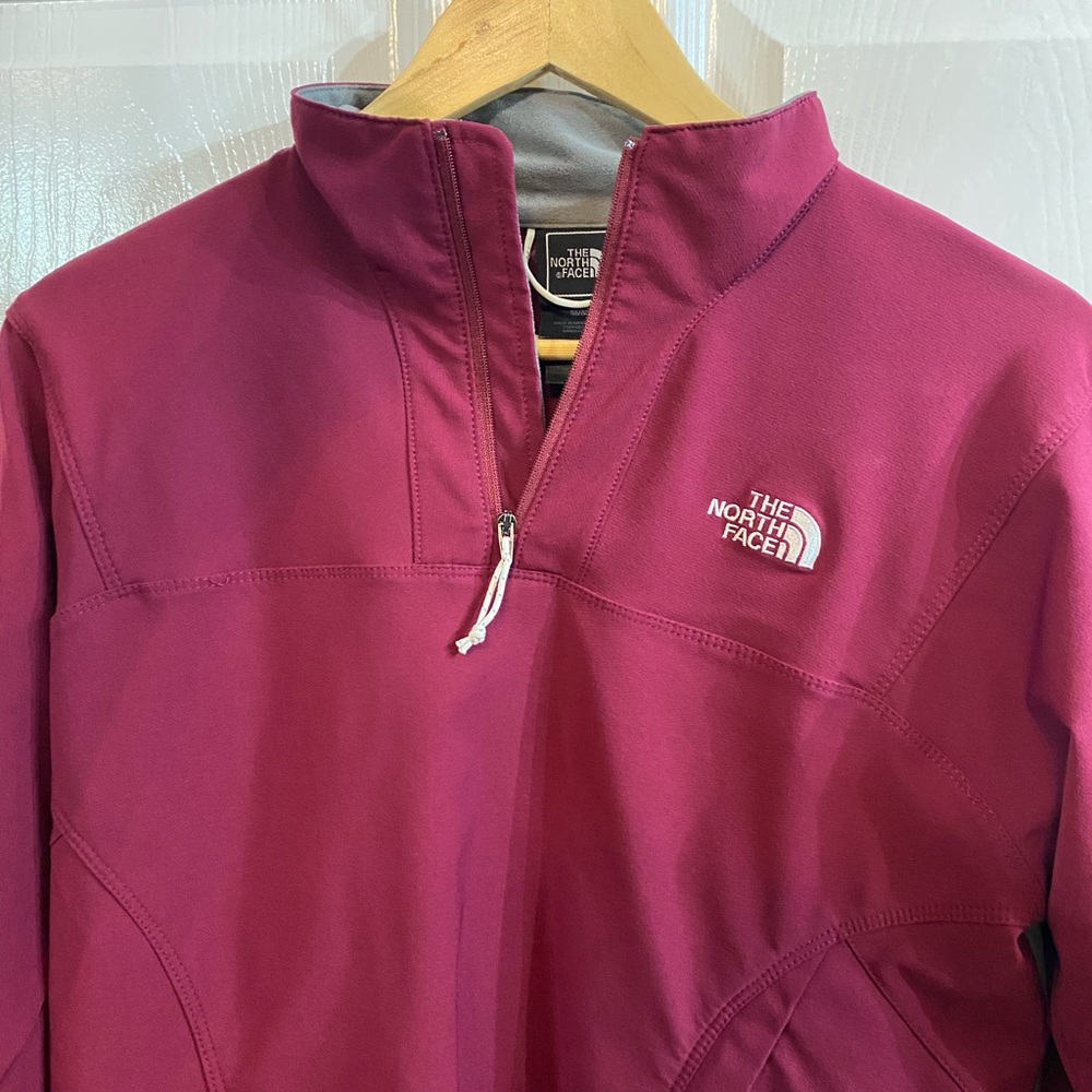 Women’s North Face Softshell Pullover